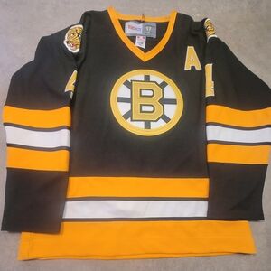 BOSTON BRUINS CCM Black and Yellow Vintage Hockey Jersey BOBBY ORR